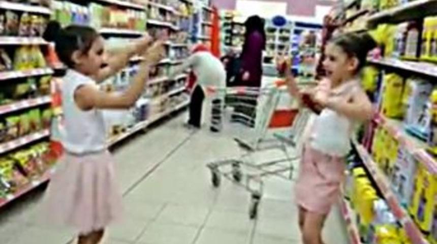 Miniklerden &ldquo;despacito&rdquo;ya Kaşıklı Kırık Hava İle Cevap Geldi