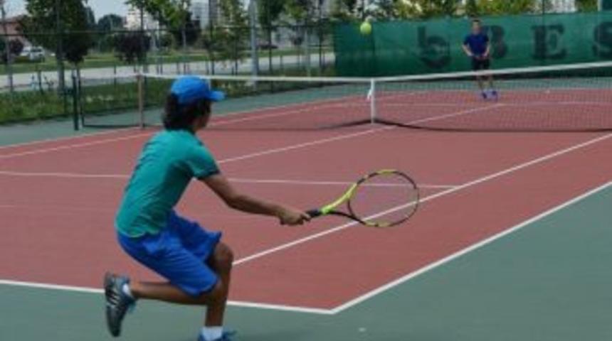 B&uuml;y&uuml;kşehir Devleri Geride Bıraktı