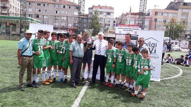 Bilgi Evleri Arası 8’inci Futbol Turnuvasının Finali Yapıldı