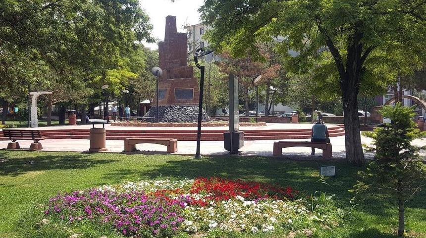 Van&rsquo;daki Park Ve Bah&ccedil;elerde Onarım Ve Temizlik &Ccedil;alışması