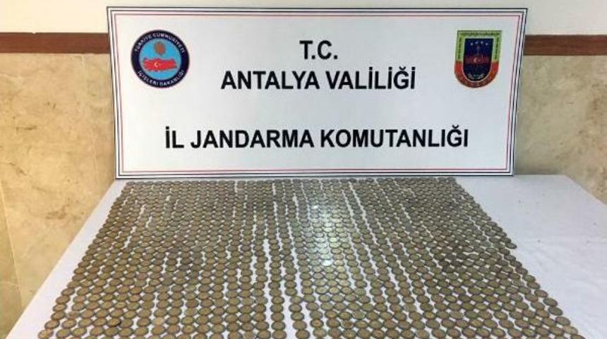 Antalya'da Sahte Madeni Euro Operasyonu