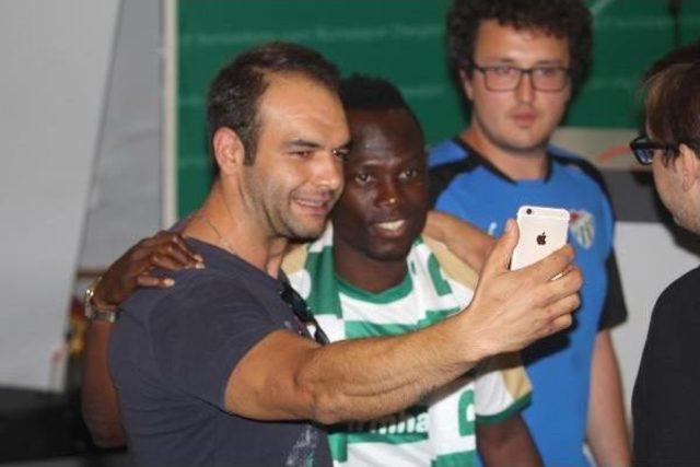 Bursaspor, Agyeman Badu'yu 1 Yıllığına Kiraladı