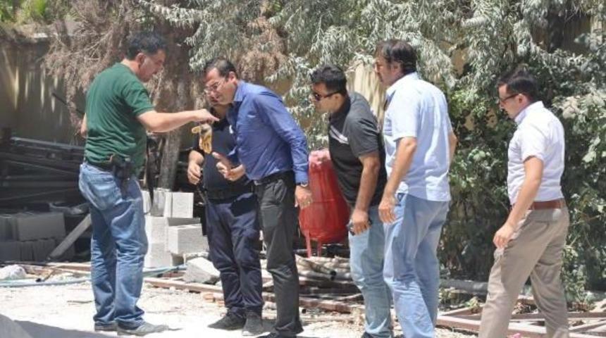 Yaz Tatilini &Ccedil;alışarak Ge&ccedil;iren &Ccedil;ocuk Enkaz Altında Kalarak &Ouml;ld&uuml;