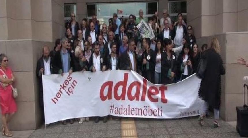 &Ccedil;ağlayan Adliyesi &Ouml;n&uuml;nde Avukatların 18'inci Adalet N&ouml;beti