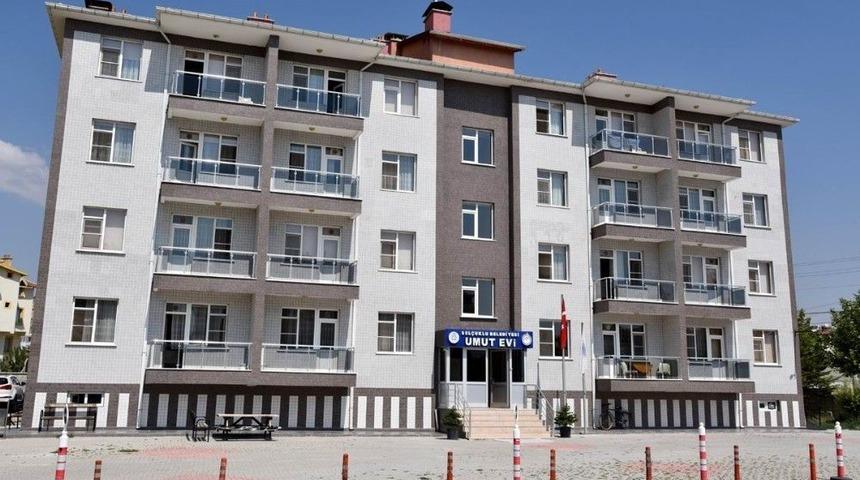 Sel&ccedil;uk Belediyesi &ldquo;umut Evi&rdquo; Umut Oluyor