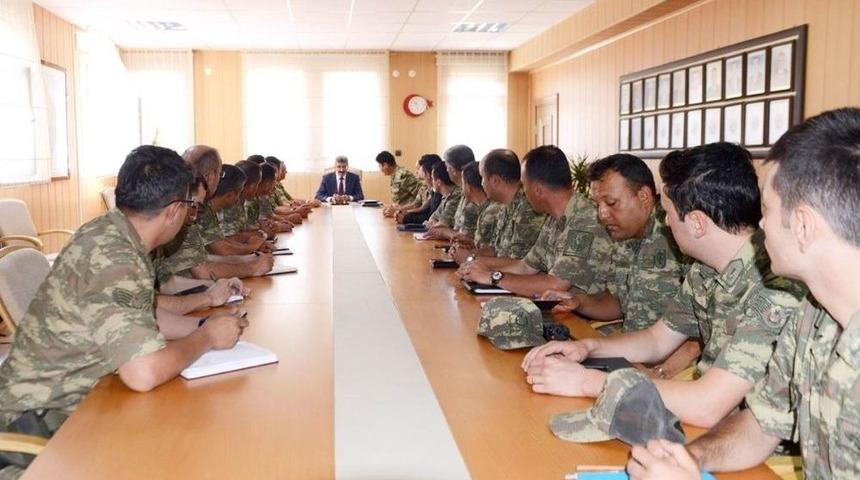 Vali Bilmez, Jandarma Komutanları İle Toplantı Yaptı