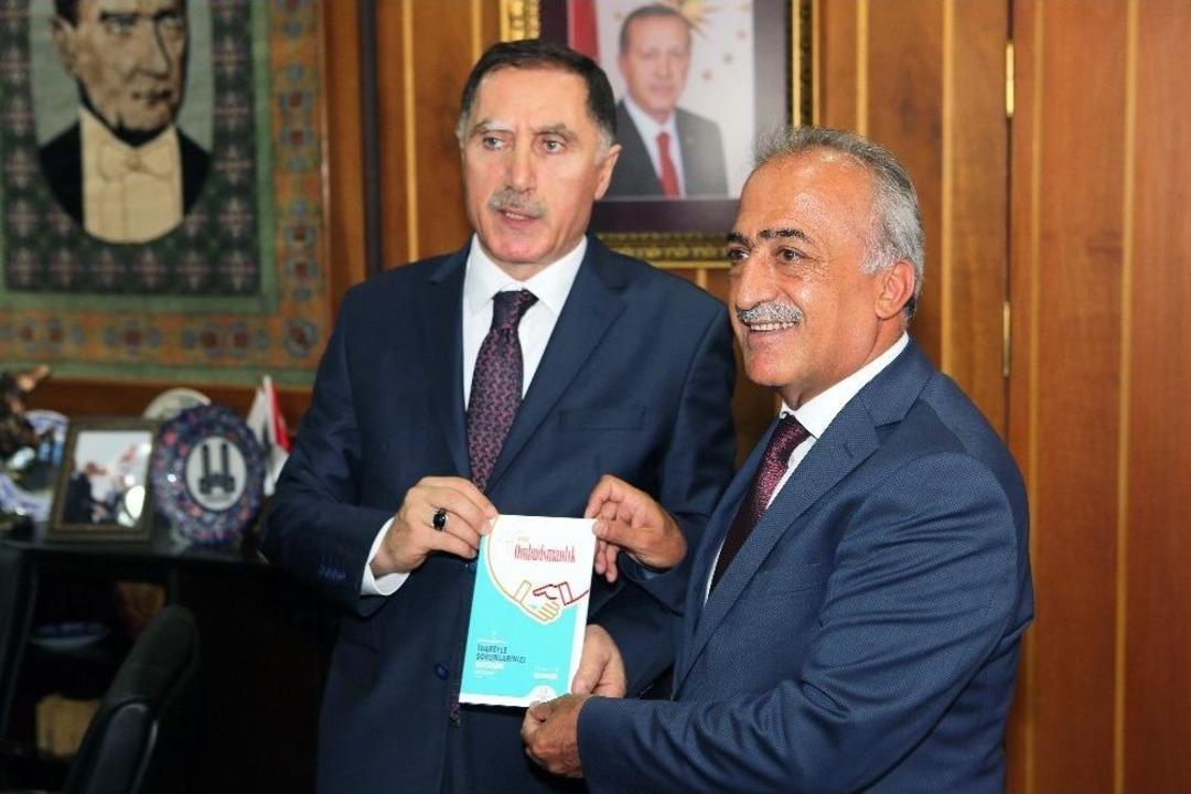 Şeref Malko&ccedil;&rsquo;tan Rekt&ouml;r &Ccedil;omaklı&rsquo;ya Nezaket Ziyareti