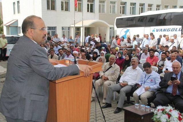 Vali Ustaoğlu Hacı Adaylarını Uğurladı