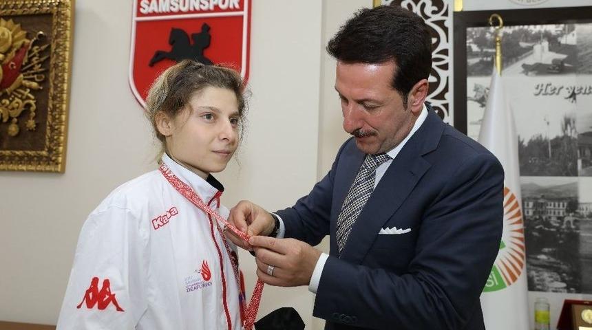Başkan Tok&rsquo;tan Olimpiyat Şampiyonu Merve&rsquo;ye Altın