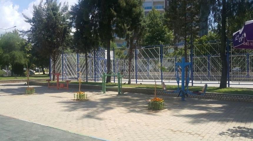 Ali Rıza Ertan Parkı &Ccedil;i&ccedil;ek A&ccedil;tı