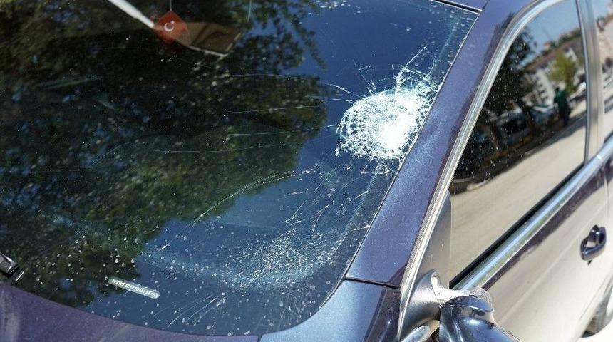 Karşıya Ge&ccedil;mek İsteyen Kadına Otomobil &Ccedil;arptı: 1 &Ouml;l&uuml;