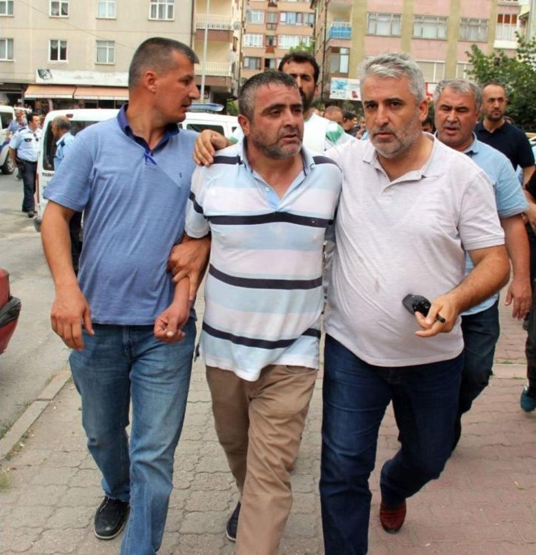 Kayınbabasının Evini Basıp Boşanmak &Uuml;zere Olduğu Eşini Rehin Aldı