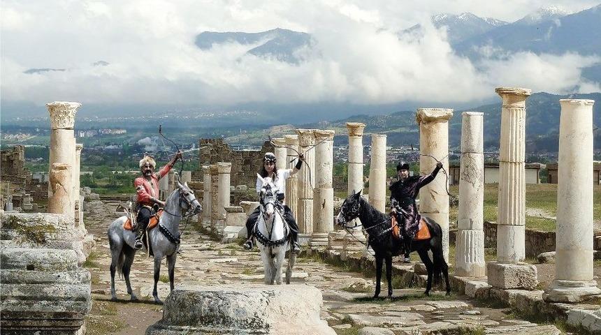 Atlı Ok&ccedil;uluk T&uuml;rkiye Şampiyonası Yarı Finali Denizli&rsquo;de