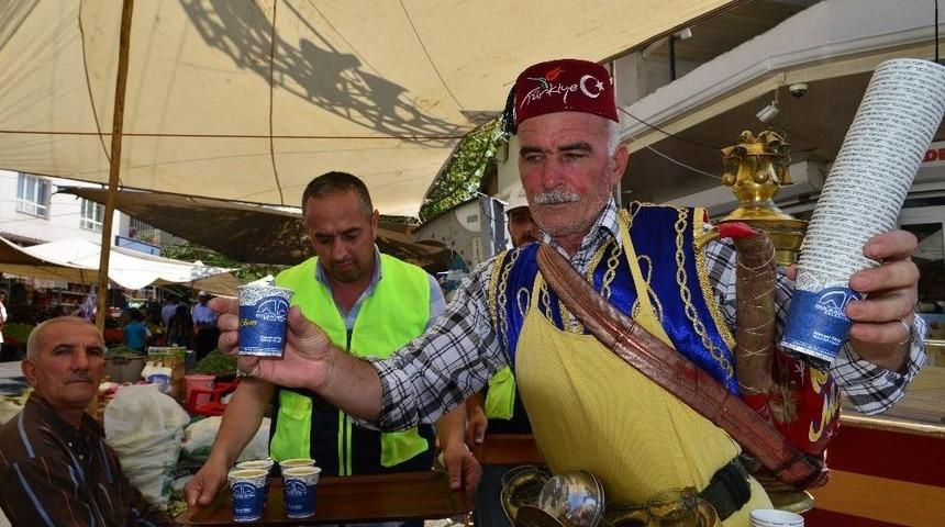 Pazarcıyı Serinleten İkram