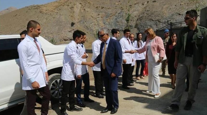 Vali Toprak&rsquo;tan &Ouml;zel Eğitim Ve Rehabilitasyon Merkezlerine Ziyaret