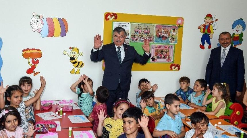 Milli Eğitim Bakanı Yılmaz, Erbakan K&uuml;lliyesi&rsquo;ni Ziyaret Etti