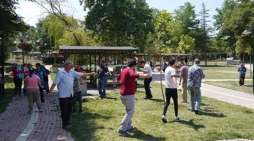 Piknik Yaparak Stres Attılar