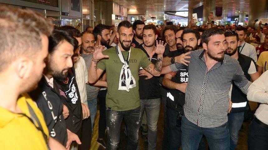 Beşiktaş&rsquo;ın Yeni Transferi Negredo İstanbul&rsquo;da