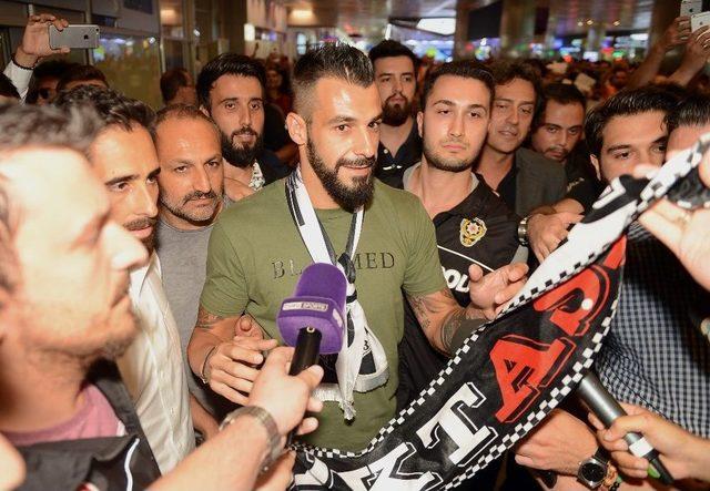 Beşiktaş’ın Yeni Transferi Negredo İstanbul’da