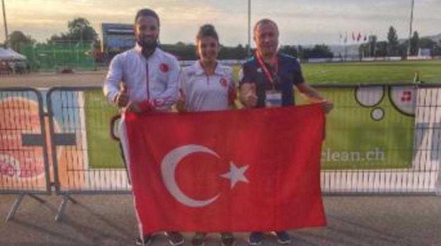 Esra Bayrak, D&uuml;nya Şampiyonu Oldu