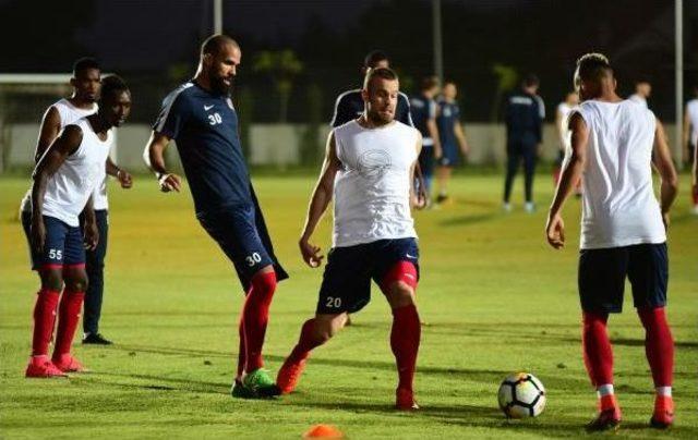 Antalyaspor'da Neşeli Antrenman