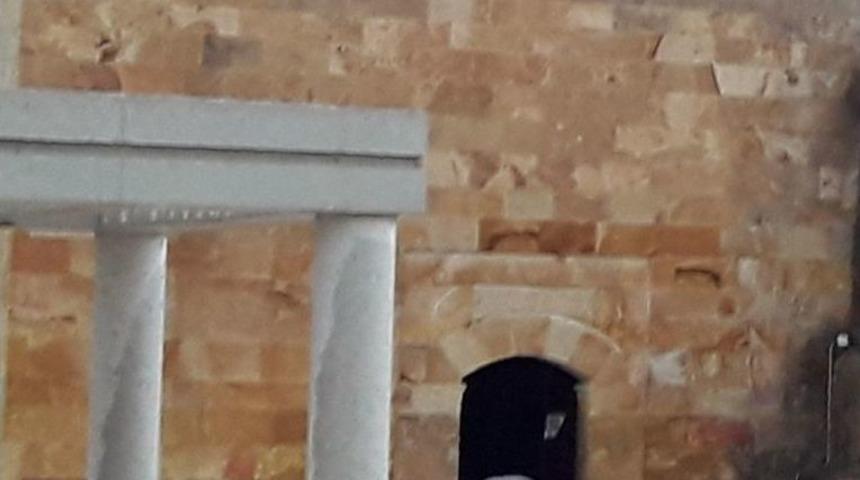 Yağmurdan Ka&ccedil;an Vatandaş Camiye Sığındı