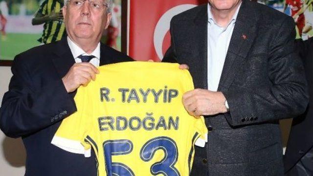Cumhurbaşkanı Recep Tayyip Erdoğan, Fenerbahçe’yi Tebrik Etti