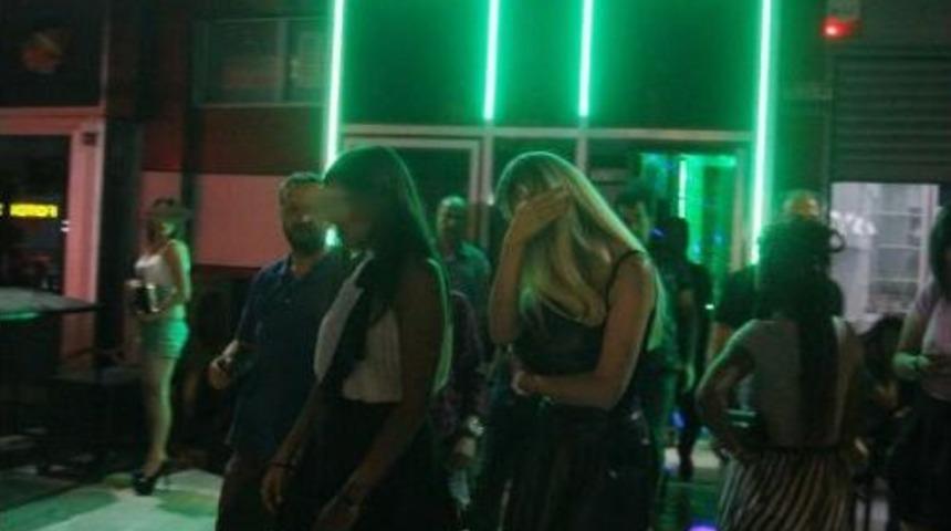 Dernek Adı Altındaki Pavyona Baskında 5 Konsomatrise G&ouml;zaltı