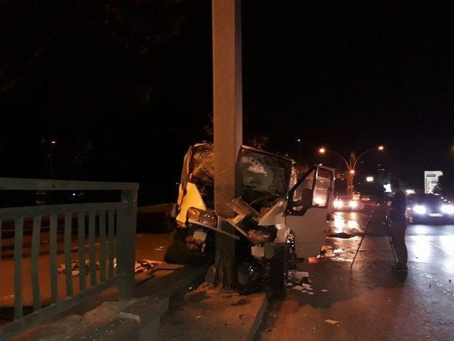 Başkent&rsquo;te Trafik Kazası: 3 Yaralı 1