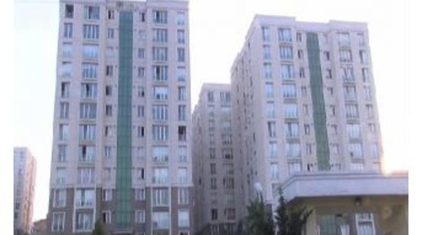 Ağabey Dayağından Ka&ccedil;mak I&ccedil;in 3. Kattan Atladı, Ağır Yaralandı