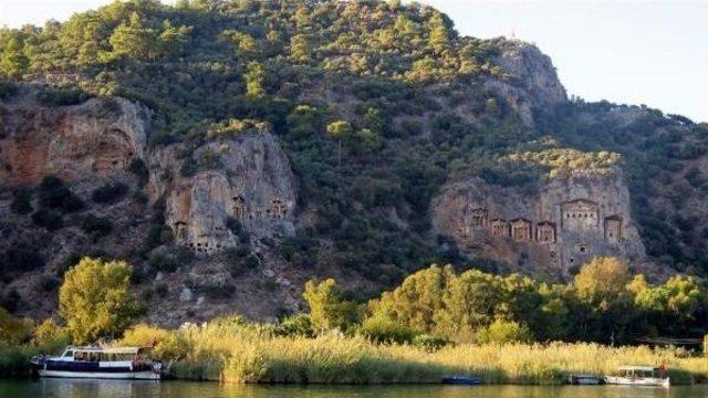 Tarihi Ve Doğal Güzellikler Bir Arada