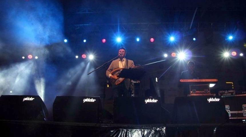 Coşkun Sabah Kalkınma Ş&ouml;leni&rsquo;nde Konser Verdi