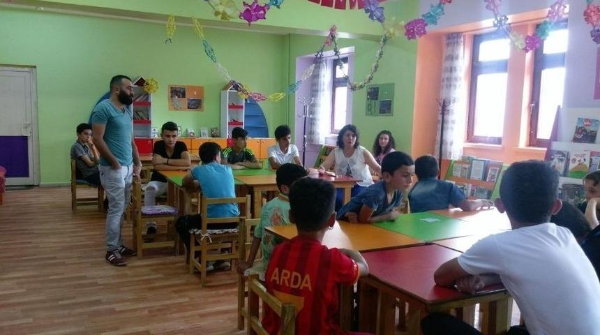 Hakkarili Sporcular Kütüphaneye Üye Oldu