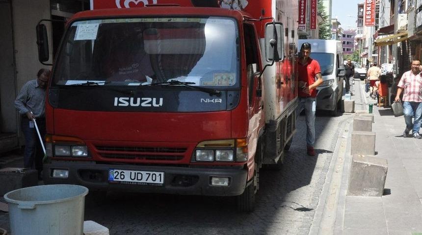 Dubalarda Hatalı Parkın Önüne Geçemiyor