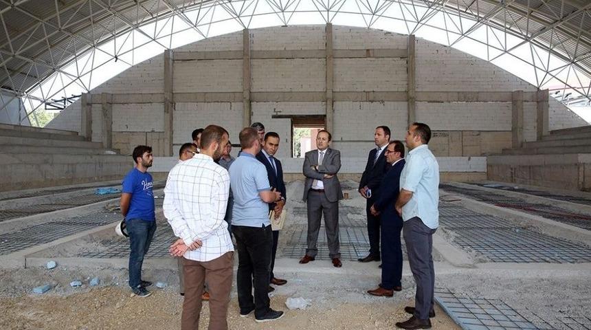 Vali Pehlivan, İnşaatı Devam Eden Eğitim Kurumlarında İncelemelerde Bulundu