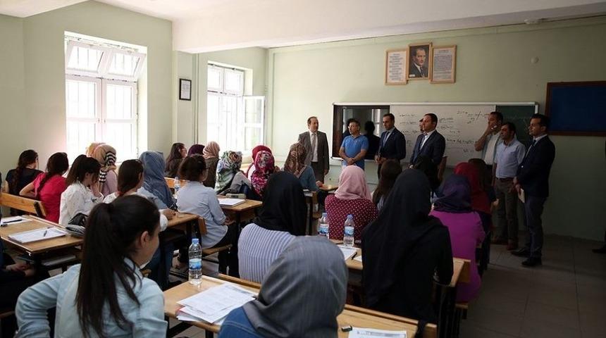 Vali Pehlivan, Ygs-lys Kursların Da İncelemelerde Bulundu