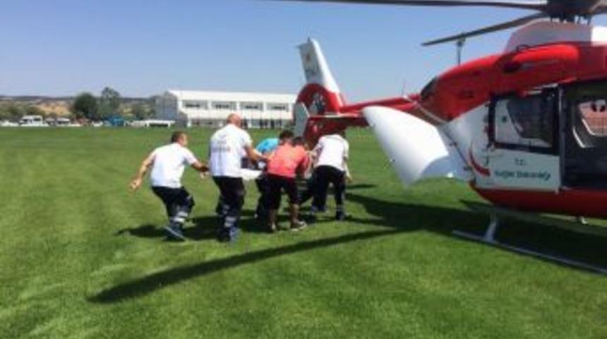 Kalp Krizi Ge&ccedil;iren Yaşlı Kadının Yardımına Ambulans Helikopter Yetişti