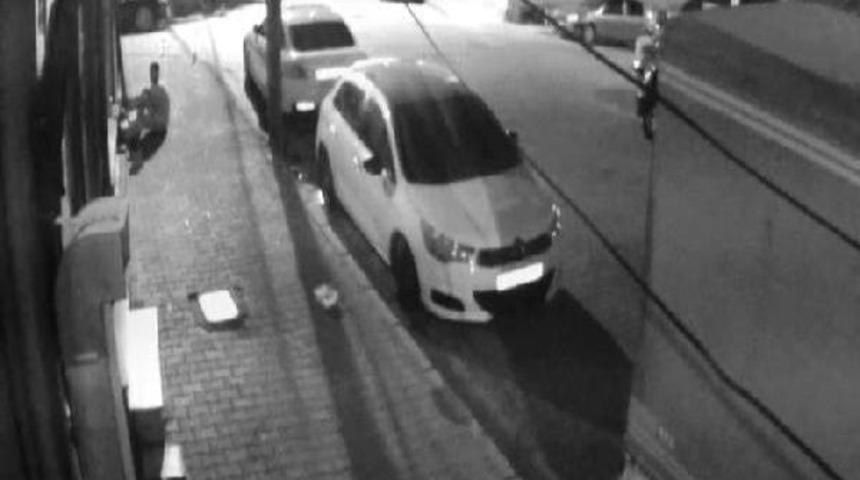 Dolaptaki S&uuml;tla&ccedil;larla Kuşu Bile &Ccedil;aldılar