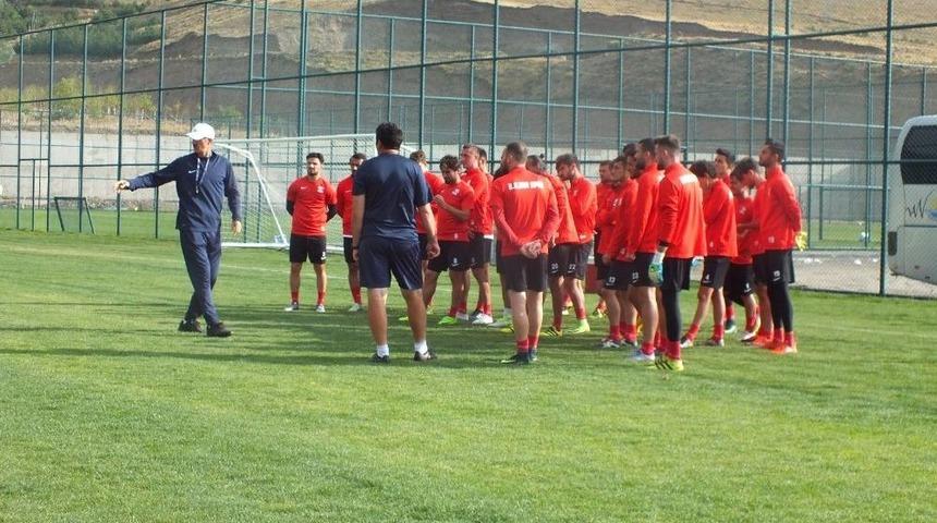 Van B&uuml;y&uuml;kşehir Belediyespor &Ccedil;alışmalarına Devam Ediyor