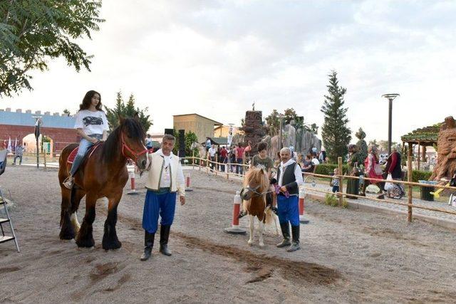 Festivalin En Renkli Standı Anfa