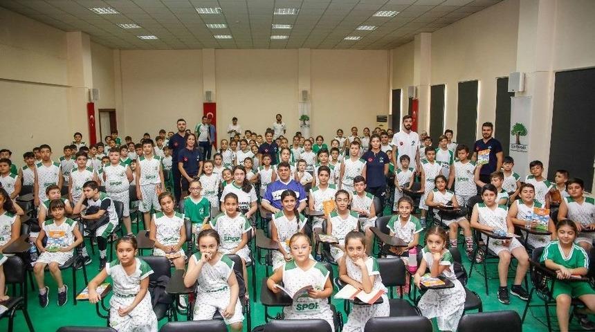 Gen&ccedil; Sporcular Adab-ı Muaşeret Eğitimine Katıldı