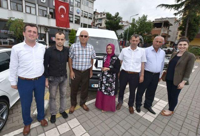 Trabzon’da Ayın Şoförü 18 Yıldır Öğenci Servisi Şoförlüğü Yapan Ayşe Beşir Oldu