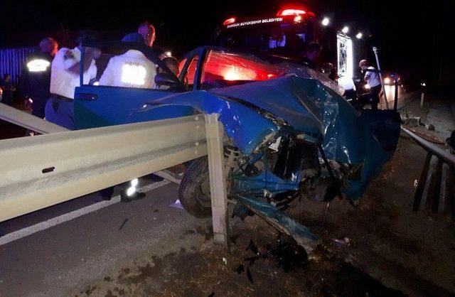 Samsun’da Bariyer Otomobile Ok Gibi Saplandı: 2 Ağır Yaralı