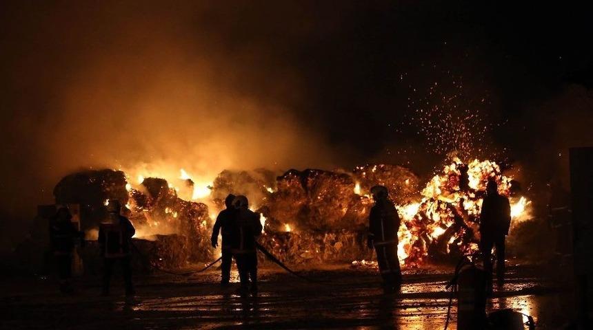 Yenimahalle Belediyesi Hurdacılar Yangınına M&uuml;dahale Etti