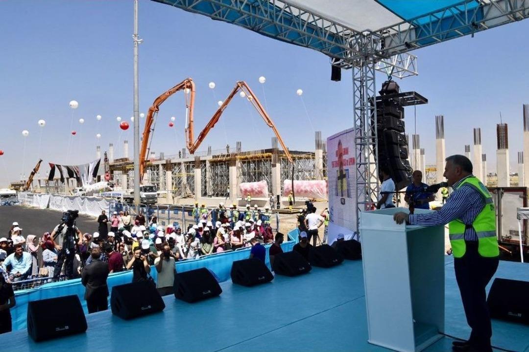 Bakan Arslan: &ldquo;ımf Kapılarında Dilenildiği G&uuml;nlerden Sadece Muş&rsquo;taki Bir Projeye 1,9 Milyar Para Harcanan G&uuml;nleri Konuşuyoruz"