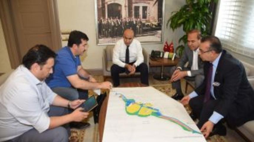 Vali Demirtaş, Kentsel D&ouml;n&uuml;ş&uuml;m Projeleri Hakkında Bilgi Aldı