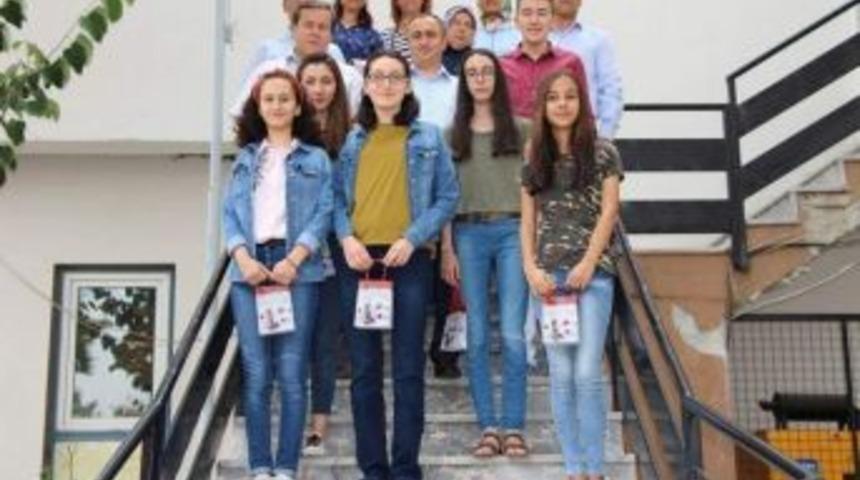 Şaphane&rsquo;de &Ouml;ğrencilere Altın &Ouml;d&uuml;l&uuml;