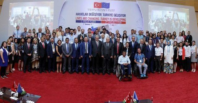 Tuşba Belediyesi, ‘hayatlar Değişiyor Türkiye Gelişiyor’ Fuarında