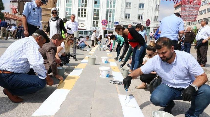 Yozgat&rsquo;ta Kaldırım Boyama Etkinliği Yapıldı