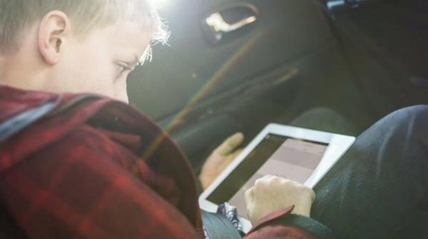 T&uuml;rkiye&rsquo;De Ergenlerin Y&uuml;zde 3.6&rsquo;Sı Internet Ve Teknoloji Bağımlısı